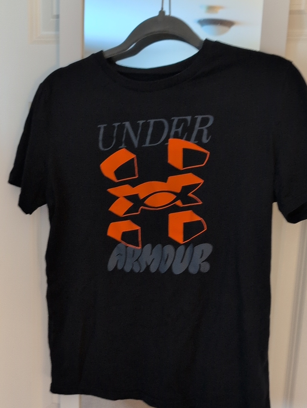 Boys Youth Large Under Armour Black Short-Sleeve Tee with Orange Logo Graphic